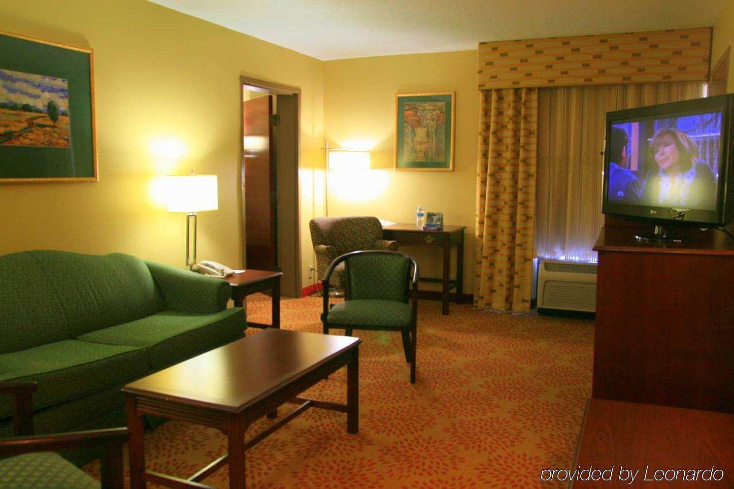 Hampton Inn Greenwood Room photo